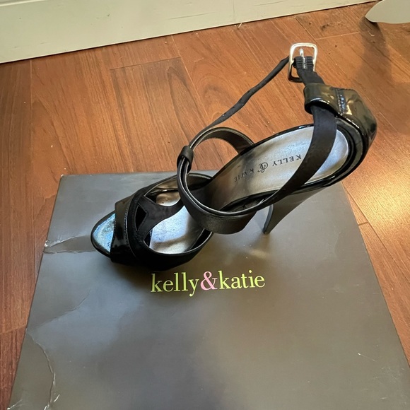 Heels - Picture 2 of 2